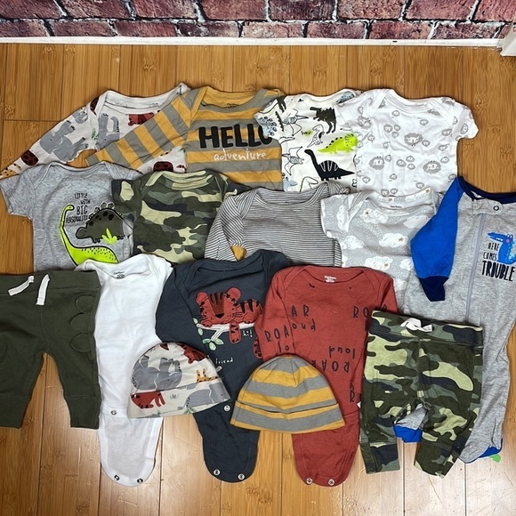 Gerber Other - Bundle of 16 Gerber Newborn Onesies & Outfits
